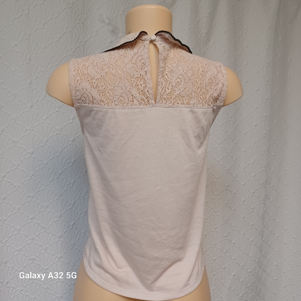 Princess Vera Wang Women Size M Pink Lace Top with Black Collar - Picture 8 of 12